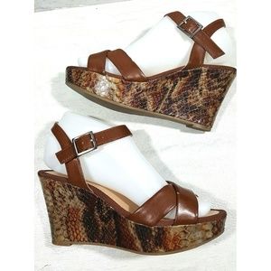 Snakeskin wedge Heel brown neutral animal print 6